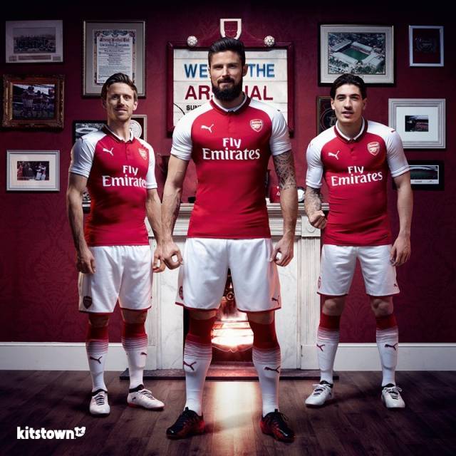 3C：退役三天前我和莱万说不想再为任何球队踢球，除非是巴萨（3C：退役前三天我告诉莱万：除非巴萨，否则不再为任何球队出场）