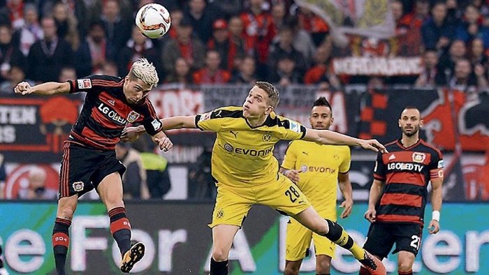 怀特30分钟内砍30+7+9+5三分，绿军队史首人（怀特仅用30分钟轰下30分7板9助外加5记三分，成绿军队史第一人）