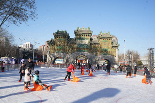 CBA：福建队绝杀北控 球迷沸腾（CBA：福建压哨绝杀北控，球迷狂欢）