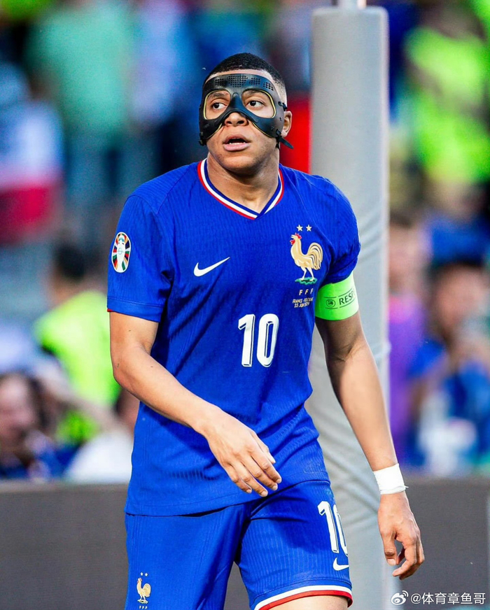 米体：国米想让邓弗里斯在意超杯半决赛对阵博洛尼亚时复出（米体：国米计划让邓弗里斯在意超杯半决赛对博洛尼亚时回归）