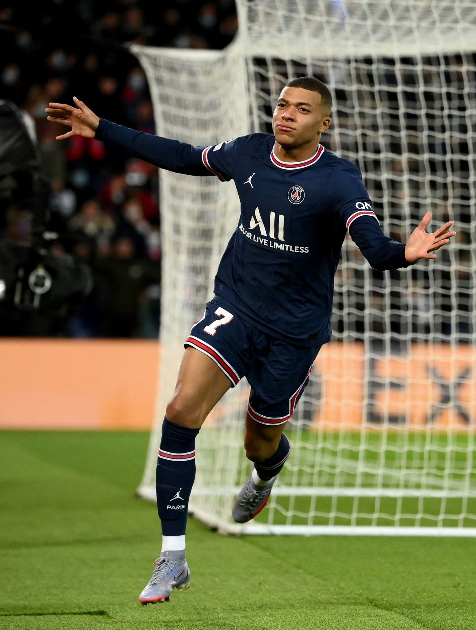 篮球篮网全队完成高强度训练（篮网全队结束高强度合练）