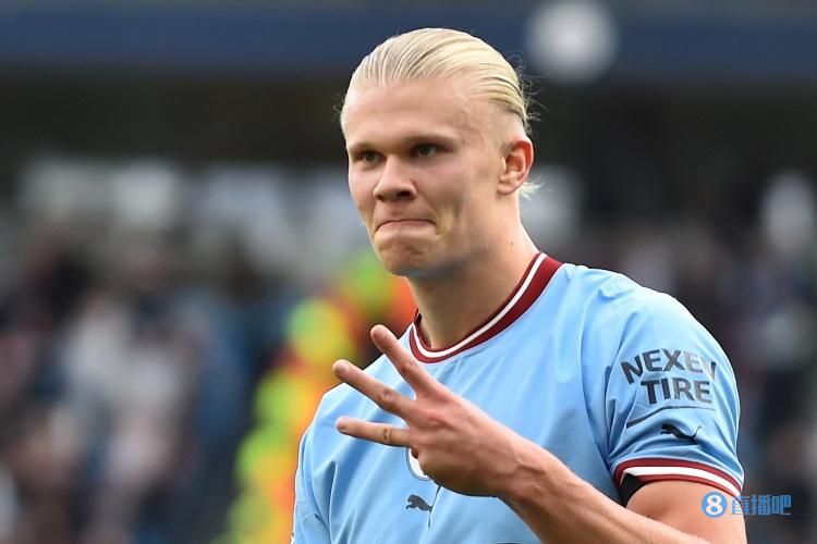 杨瀚森首发出战7分54秒，得到1篮板1失误4犯规。（杨瀚森首发仅出战7分54秒，数据为1篮板、1失误、4次犯规）