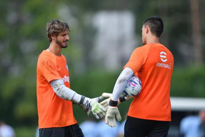 一家之言丨空窗131天，国足才迎来邵佳一（国足空窗131天后，邵佳一终于上任）