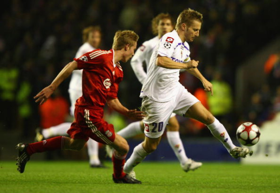 德天空：尤文关注匈牙利20岁中场托特，球员身价1500万欧（据德天空报道，尤文有意匈牙利20岁中场托特，估值约1500万欧元）