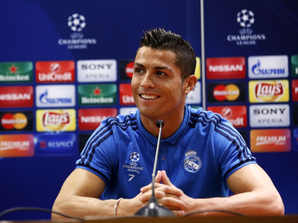 法国足坛最年轻职业球员：尤文马竞关注昂热15岁前锋迪亚洛（法国足坛最年轻职业球员诞生：昂热15岁前锋迪亚洛获尤文、马竞关注）