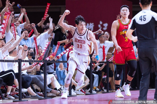 亨利：埃斯特旺几乎掌控了一切，球员不会想和他对位的（亨利：埃斯特旺几乎掌控全场，球员都不愿与其对位）